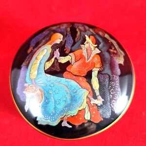 FRANKLIN MINT, VINTAGE FINE PORCELAIN MUSICAL BOX CINDERELLA 1988.